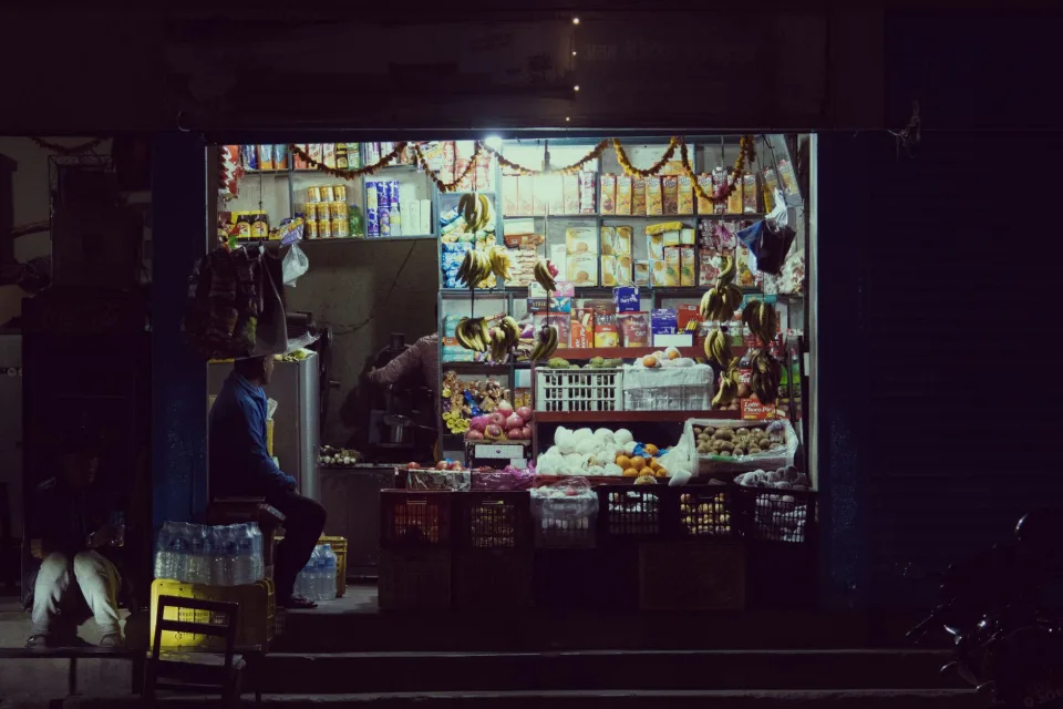 Kệ sữa và bánh kẹo